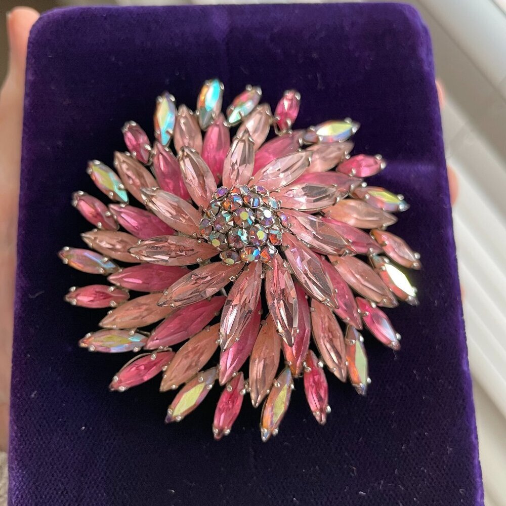 Sherman Rare Signed Austrian Marquise Cut Crystal Doomed Starburst Brooch Pink